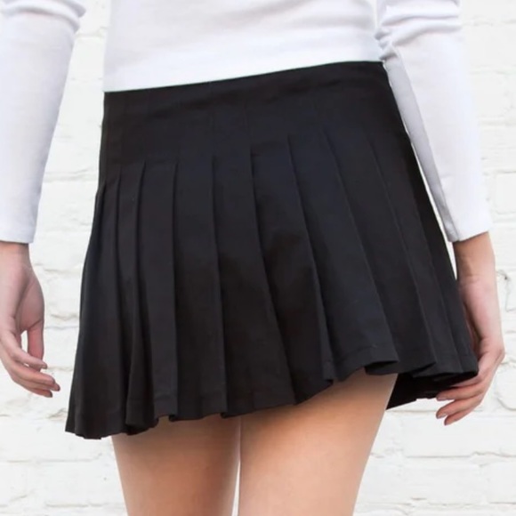 NWT Brandy Melville Black Pleaded Dana Skirt 90s Y2K Vintage - Picture 5 of 7